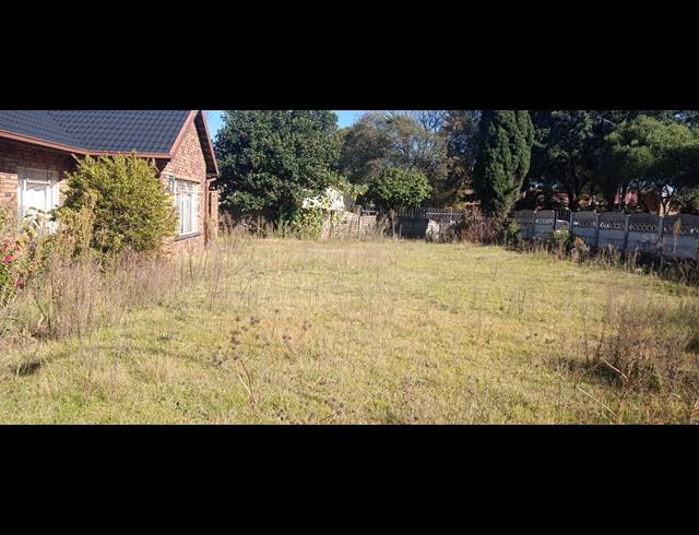 3 BEDROOM FREEHOLD FOR SALE IN CRYSTAL PARK